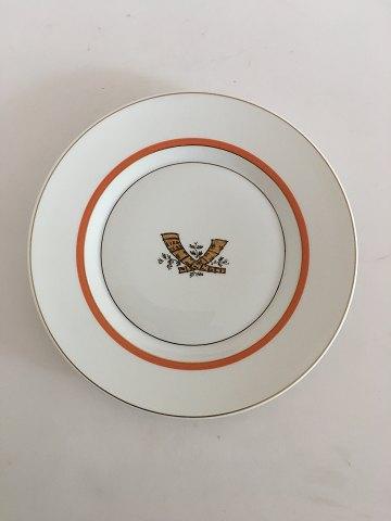 Royal Copenhagen Guldhornene med Orange Kant Middagstallerken No 883/9586 - Danam Antik