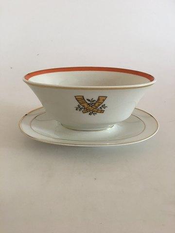 Royal Copenhagen Guldhornene med Orange Kant Oval Sauceskål No 883/9477 - Danam Antik