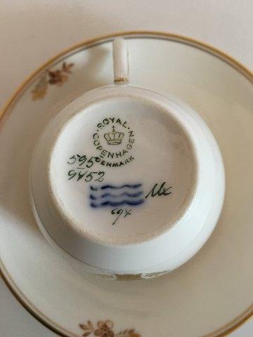 Royal Copenhagen Guldkurv Kaffekop og Underkop No 9452 - Danam Antik