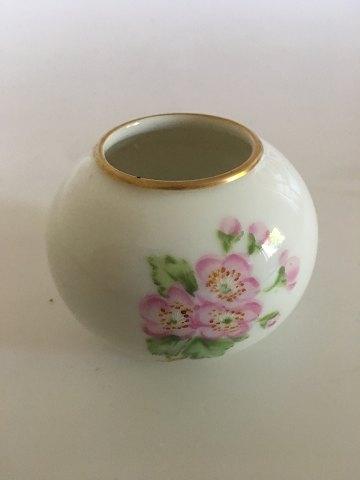 Royal Copenhagen Miniature Vase med Roser i Overglasur. - Danam Antik