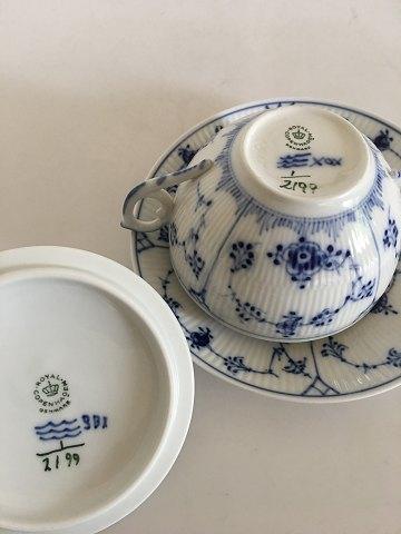 Royal Copenhagen Musselmalet Riflet Bouillon Kop med Underkop No. 2199 - Danam Antik