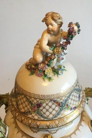 Royal Copenhagen Pragt Vase med Putti figur - Danam Antik