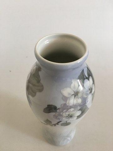 Royal Copenhagen Unika Vase med Blomstret Grene Motiv fra 1914 af J.M.Lorenz - Danam Antik