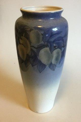 Royal Copenhagen Unika Vase med Citroner af Cathrine Zernichow fra den 6. December 1923 - Danam Antik