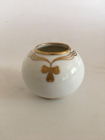 Royal Copenhagen Vase No 142/42A med Guldmotiv - Danam Antik