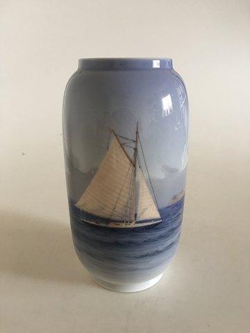 Royal Copenhagen Vase No 1484/107 med Skibsmotiv - Danam Antik