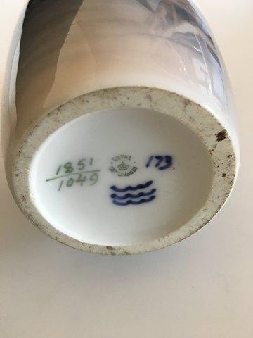 Royal Copenhagen Vase No 1851/1049 med Møllemotiv - Danam Antik