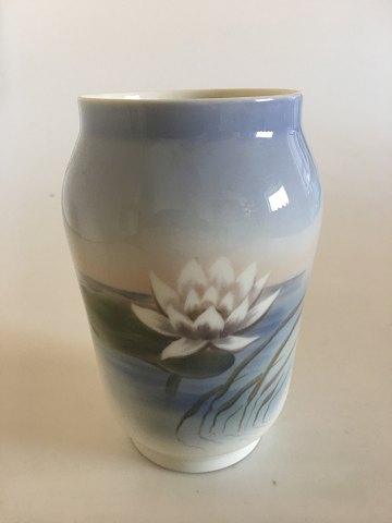 Royal Copenhagen Vase No 2669/108 med Åkande og Guldsmed Motiv - Danam Antik