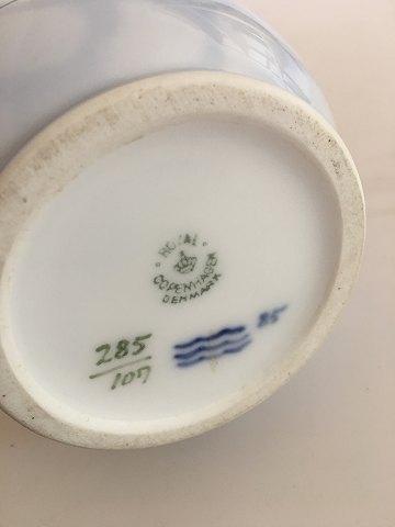 Royal Copenhagen Vase No 285/107 med Stedmoder Blomstermotiv - Danam Antik