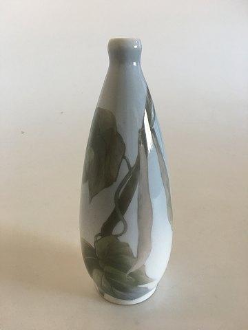 Royal Copenhagen Vase No 825/180 med Bønneranke Motiv - Danam Antik