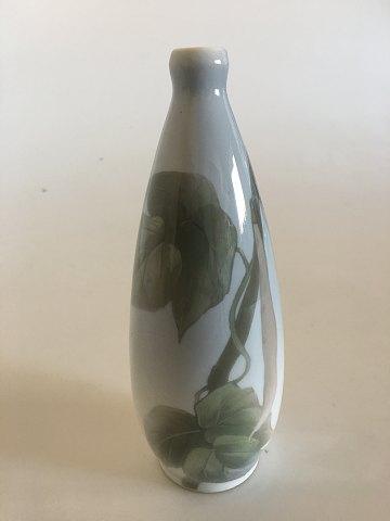 Royal Copenhagen Vase No 825/180 med Bønneranke Motiv - Danam Antik