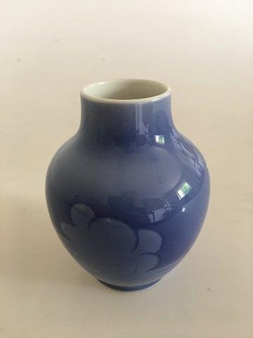 Royal Copenhagen Vase No 99/45A Blå med Hvide Svaner - Danam Antik