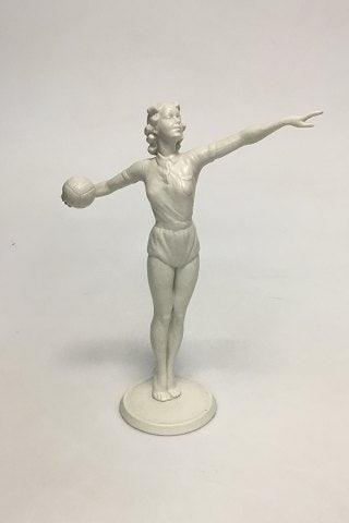 Schaubach Kunst Bisquitfigur af Kvindelig Volleyboldspiller. Signeret K. Steiner - Danam Antik